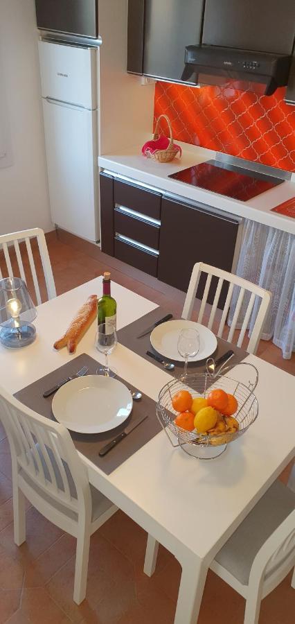 Appartement Entier Au Dessus De Villa, Climatisation Reversible Poele A Bois Tres Chaleureux , Wi Fi Parking Privee Gratuit Situation 500 M, Plage Et Centre Ville Санари-сюр-Мер Екстериор снимка