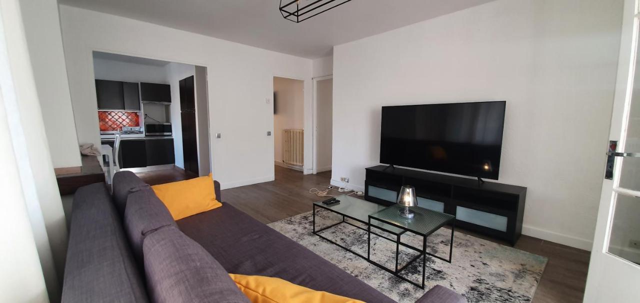Appartement Entier Au Dessus De Villa, Climatisation Reversible Poele A Bois Tres Chaleureux , Wi Fi Parking Privee Gratuit Situation 500 M, Plage Et Centre Ville Санари-сюр-Мер Екстериор снимка