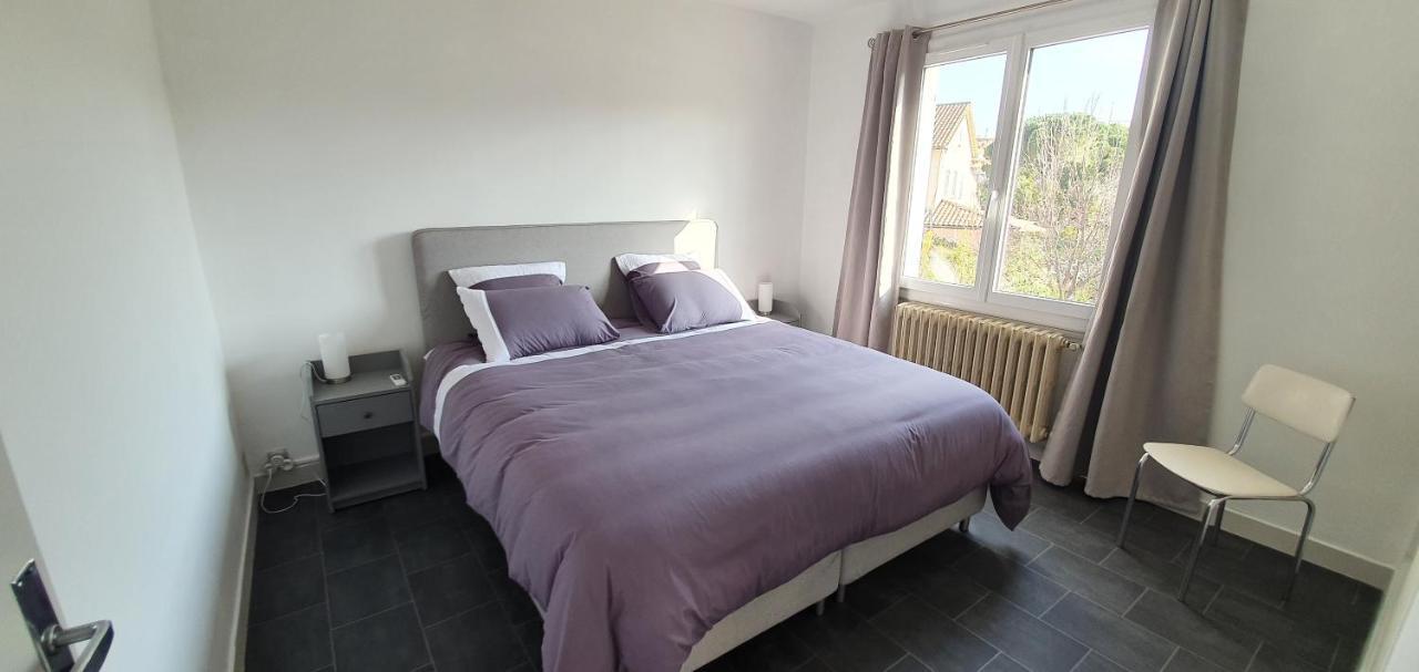 Appartement Entier Au Dessus De Villa, Climatisation Reversible Poele A Bois Tres Chaleureux , Wi Fi Parking Privee Gratuit Situation 500 M, Plage Et Centre Ville Санари-сюр-Мер Екстериор снимка