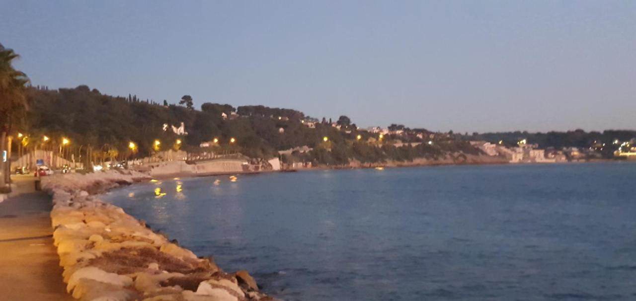 Appartement Entier Au Dessus De Villa, Climatisation Reversible Poele A Bois Tres Chaleureux , Wi Fi Parking Privee Gratuit Situation 500 M, Plage Et Centre Ville Санари-сюр-Мер Екстериор снимка
