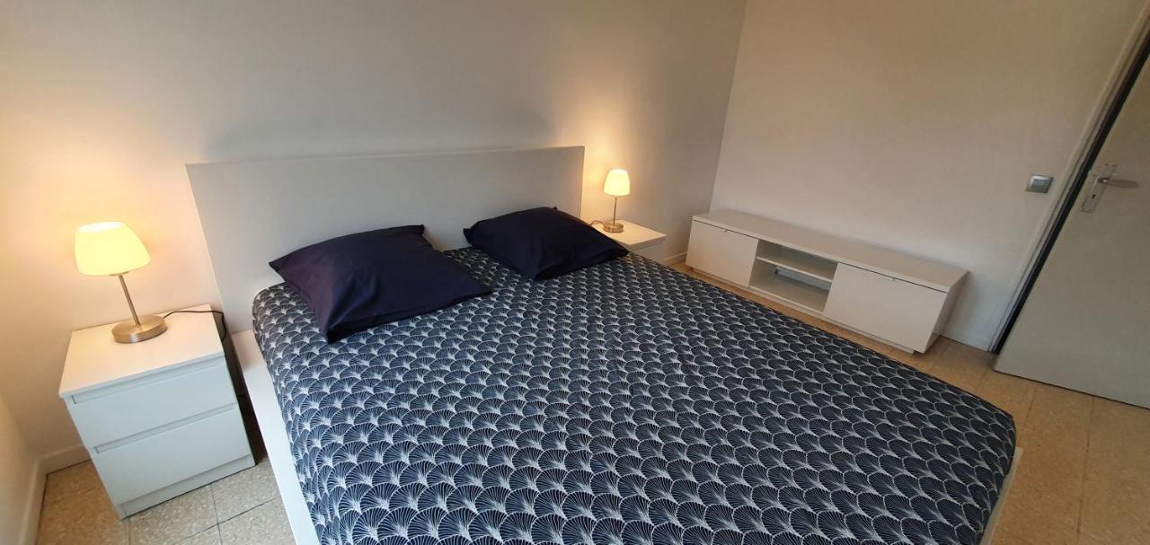 Appartement Entier Au Dessus De Villa, Climatisation Reversible Poele A Bois Tres Chaleureux , Wi Fi Parking Privee Gratuit Situation 500 M, Plage Et Centre Ville Санари-сюр-Мер Екстериор снимка